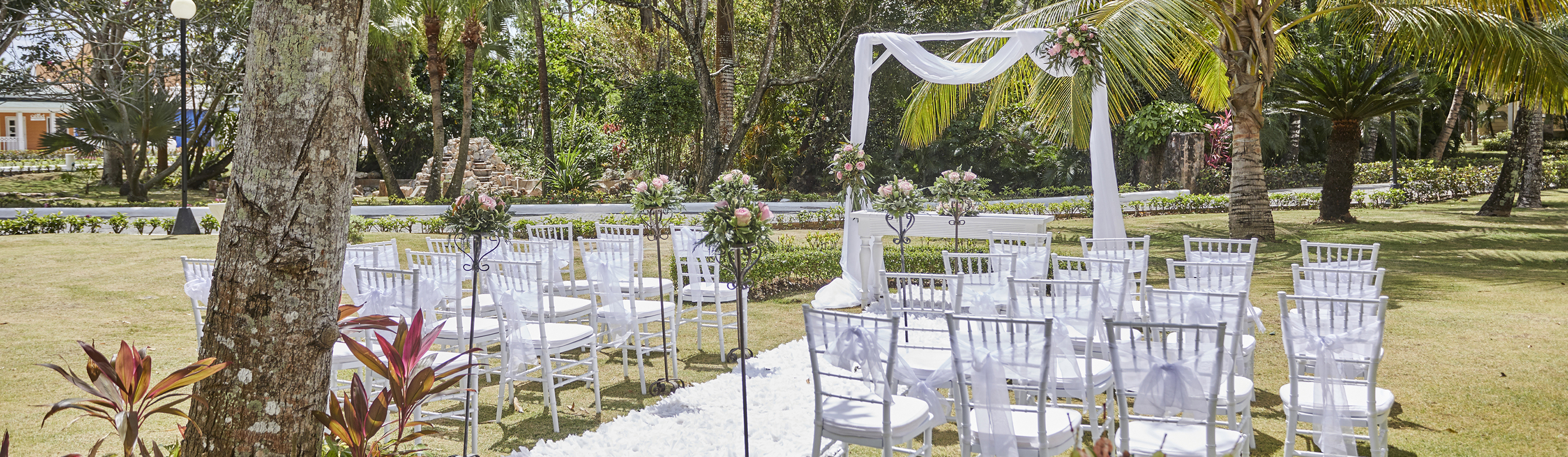 Book your wedding day in Bahia Principe Grand El Portillo